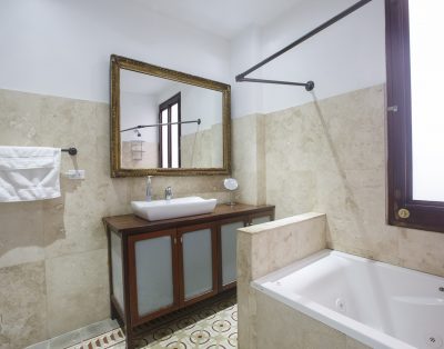 Balcony Apt. by El Convento