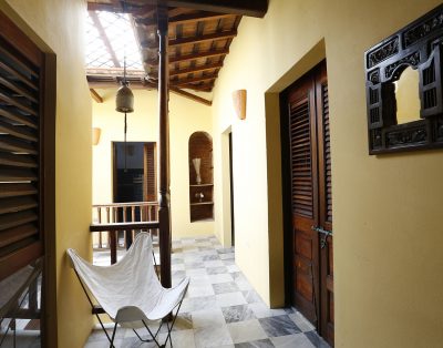 Cozy, Historic Tropical Penthouse with Terrace