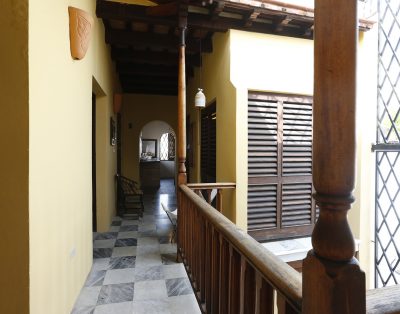 Cozy, Historic Tropical Penthouse with Terrace