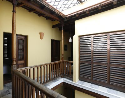 Cozy, Historic Tropical Penthouse with Terrace